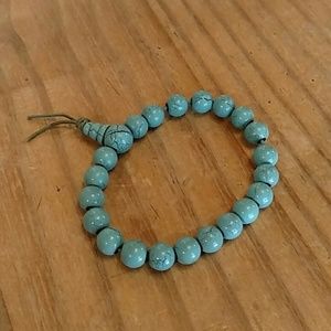 Pretty turquoise blue look beaded bracelet!